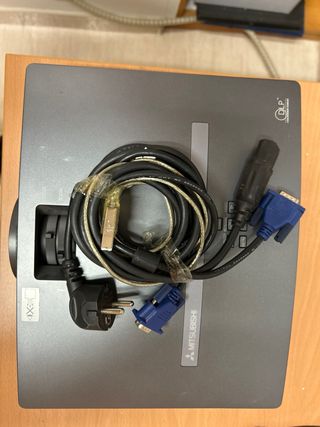 Proyector Mitsubishi Gris