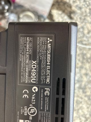 Proyector Mitsubishi Gris