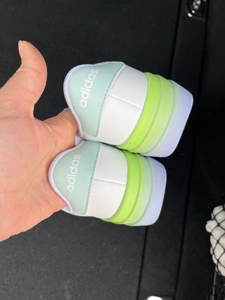 Zapatillas Adidas Blancas y Verdes