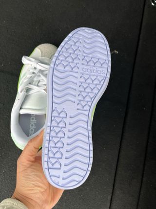 Zapatillas Adidas Blancas y Verdes