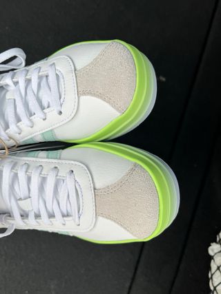 Zapatillas Adidas Blancas y Verdes