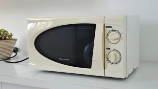 Microondas Schneider 23L 700W Sin Grill