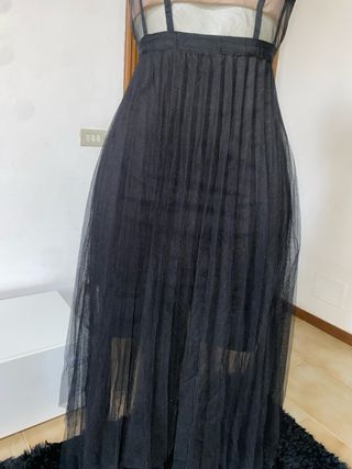 Abito lungo nero in tulle