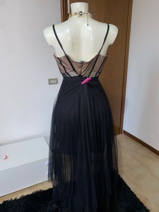 Abito lungo nero in tulle