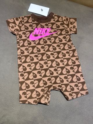 Set neonata Nike fantasia cuori