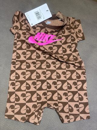 Set neonata Nike fantasia cuori