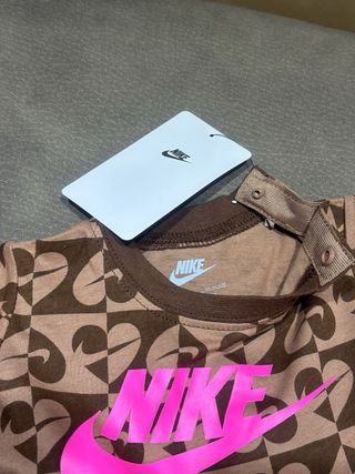 Set neonata Nike fantasia cuori