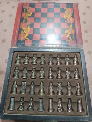 Ajedrez de viaje metálico