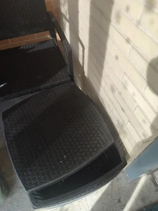 Mesa auxiliar ratán negra y gris