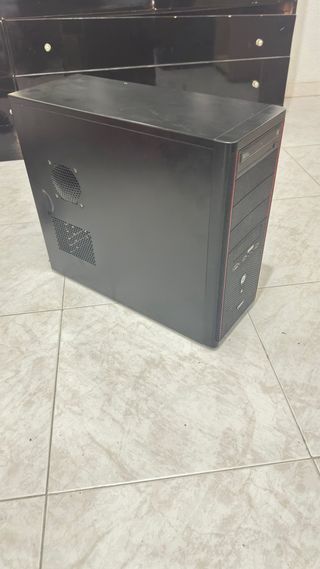 Ordenador sobremesa. Windows 11 Pro original.