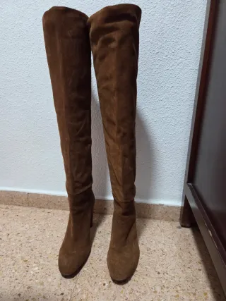 Botas altas de ante marrón