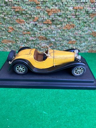Bugatti Type 55 (1932) – Escala 1:24 – Bburago