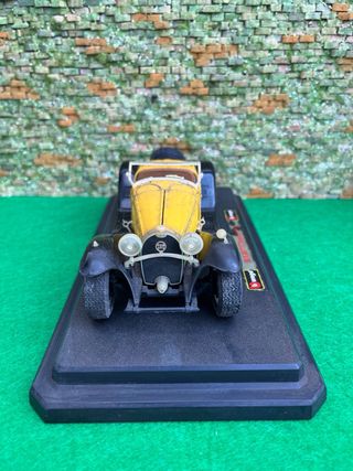 Bugatti Type 55 (1932) – Escala 1:24 – Bburago