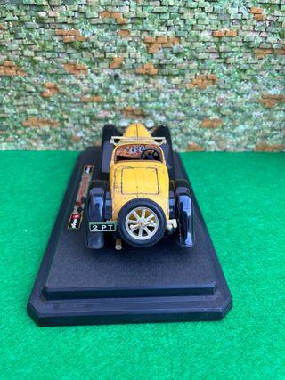 Bugatti Type 55 (1932) – Escala 1:24 – Bburago