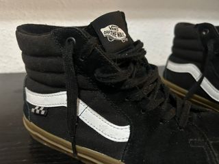 Zapatillas Vans SK8-Hi Negras Goma Marrón