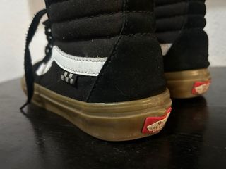 Zapatillas Vans SK8-Hi Negras Goma Marrón