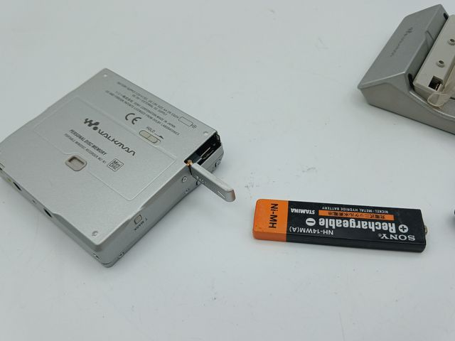 Sony MZ-N1 NetMD Walkman Argento