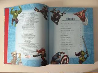 Libro Superhéroes MARVEL.