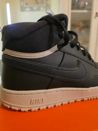 Nike Court Vision Mid Negro/Beige