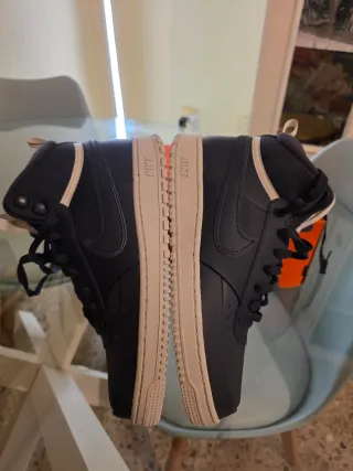 Nike Court Vision Mid Negro/Beige