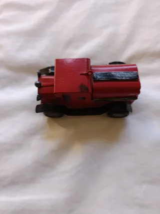 2 Coches de Hojalata Rojos