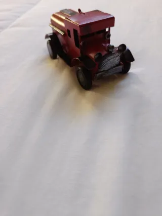 2 Coches de Hojalata Rojos