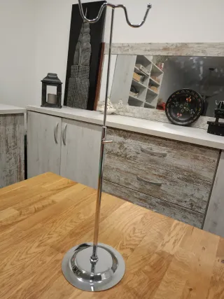 Expositor de bolsos ajustable