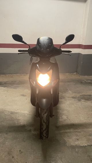 Moto Kymco Agility City 125cc scooter