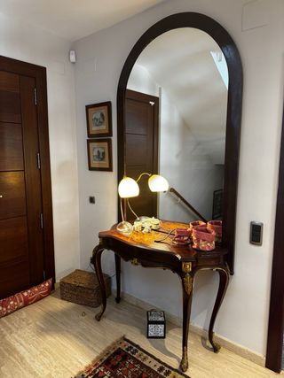 Consola antigua de marqueteria restaurada+ espejo