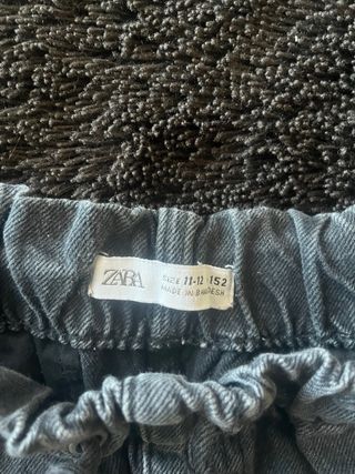 Pantalón vaquero ancho negro