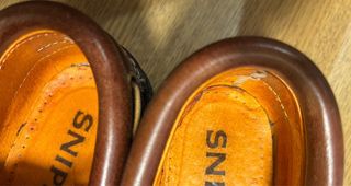 Náuticos de piel marrón