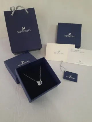 Gargantilla Swarovski auténtica.