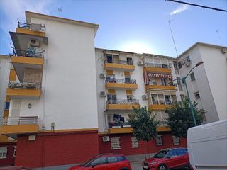 Piso en venta en Tres Huertas - El Torrejón - El Cerezo en Sevilla