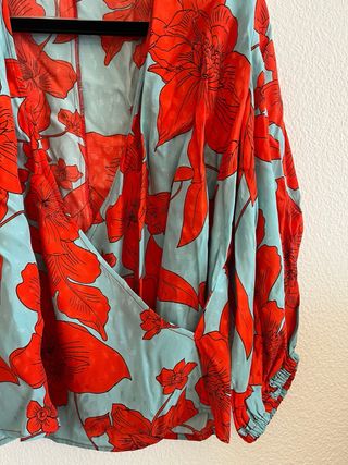 Conjunto floral blusa y pantalón