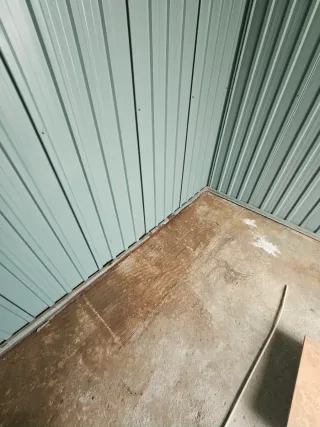 Caseta de jardín metálica gris y verde