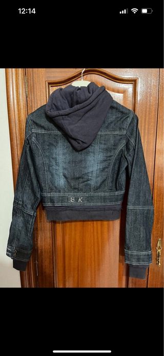 Cazadora vaquera corta dos capas