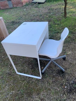 Escritorio y silla de oficina