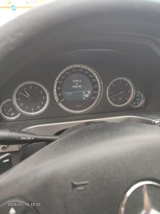 Mercedes-Benz E300. 2011