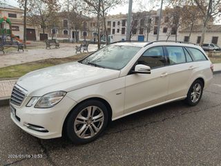 Mercedes-Benz E300. 2011
