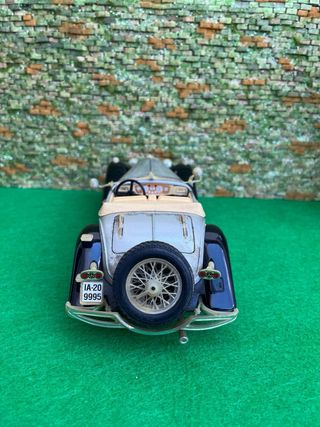 Mercedes-Benz 500K Roadster (1936) – Escala 1:18
