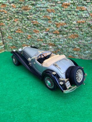 Mercedes-Benz 500K Roadster (1936) – Escala 1:18