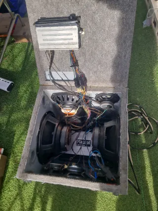 Equipo de sonido Magnat con amplificador