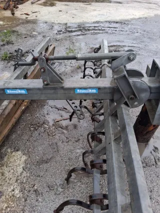 Aplanador de pista hípica