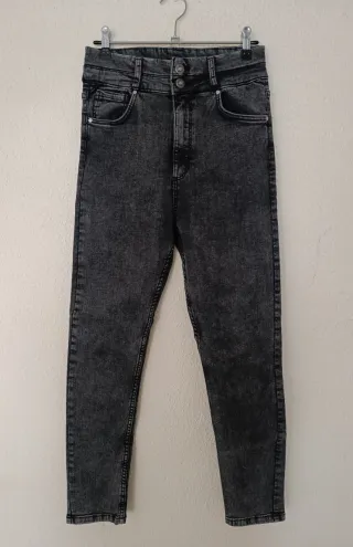 Pantalón pitillo Talla 38 NUEVO