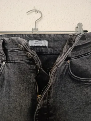 Pantalón pitillo Talla 38 NUEVO