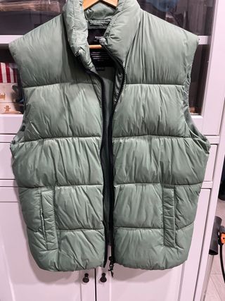 Chaleco acolchado verde Pull&Bear Talla M