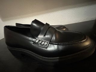 Zapatillas Zara negras tipo mocasín