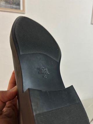 Zapatillas Zara negras tipo mocasín