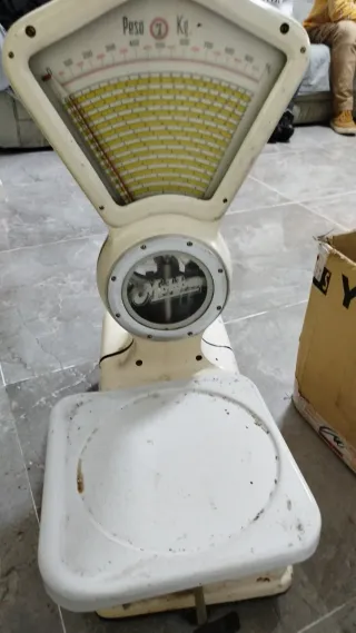 Báscula Mobba antigua