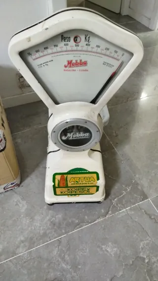 Báscula Mobba antigua